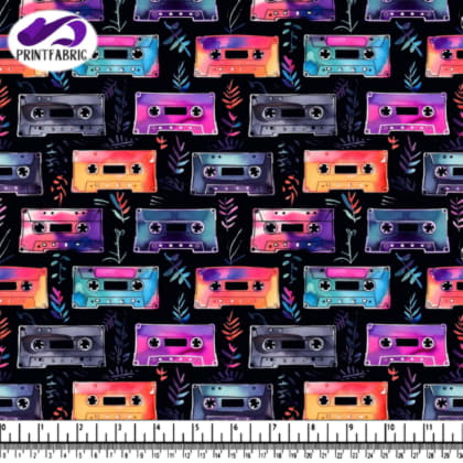 Motif Coloré de Cassettes sur Fond Noir avec Feuilles et Fleurs