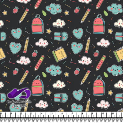 Fournitures scolaires mignonnes et nuages joyeux sur fond noir