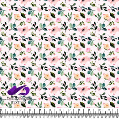 Motif Floral Aquarelle avec Cœurs Roses et Feuilles Vertes